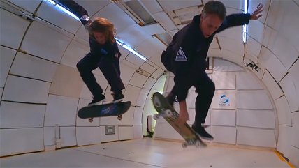   Tony Hawk y Aaron Homoki hacen maravillas en gravedad cero 