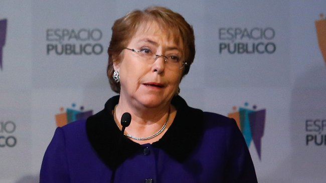 Bachelet marcó mínimo histórico en la encuesta Adimark