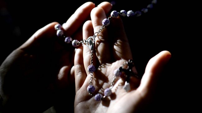 Cura brasileño dejó embarazada a una joven de 15 años