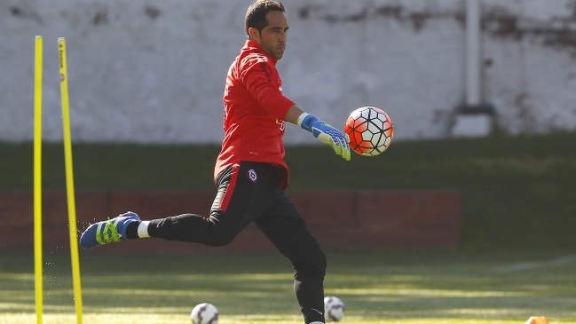 Claudio Bravo se integrará este miércoles a la selección en Estados Unidos
