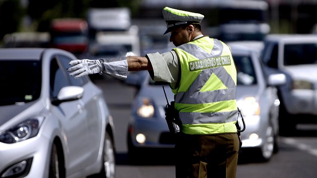 Carabineros cursó cifra récord de multas de tránsito durante 2015