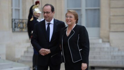  Bachelet se reunió con Hollande en París  