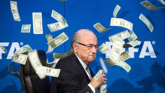 FIFA denuncia que Blatter percibió 80 millones de dólares