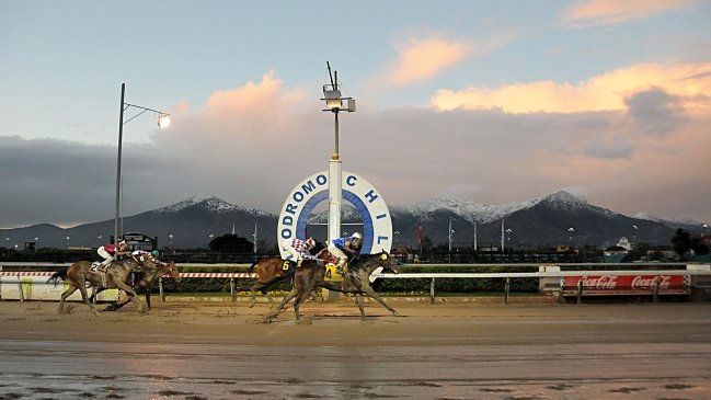 El Clásico Radio Cooperativa se correrá este sábado en el Hipódromo Chile