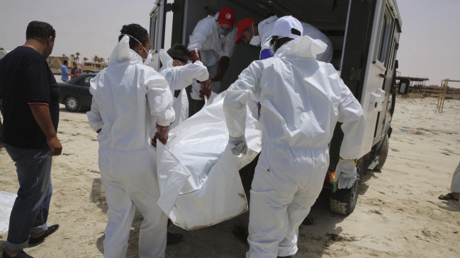 Encuentran 117 cadáveres de inmigrantes en la costa de Libia