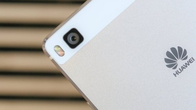 Huawei, investigada en EEUU por negocios con Irán y Siria, dice ceñirse a ONU