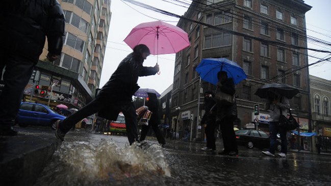 Pronostican ola de frío en Santiago tras lluvias