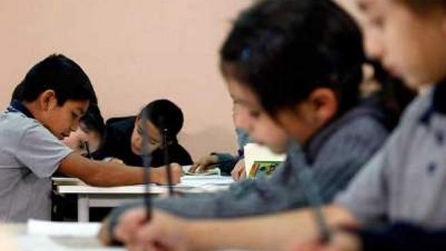 Presentan proyecto para prohibir tareas escolares