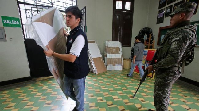 Investigan celular hallado en celda de ex asesor de Alberto Fujimori