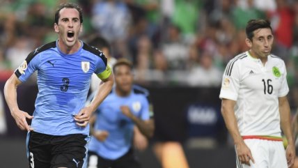 Diego Godín con un potente cabezazo logró la igualdad para Uruguay ante México