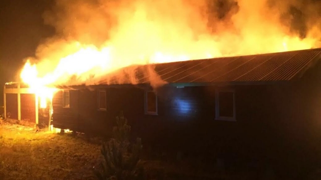 Desconocidos quemaron campamento de Forestal Arauco en Los Ríos