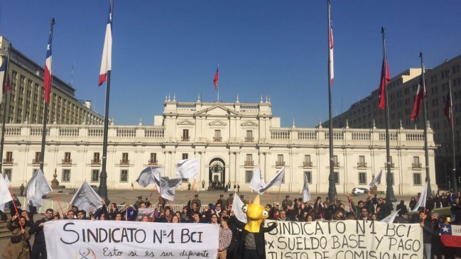 Trabajadores del call center de BCI suman 8 días en huelga