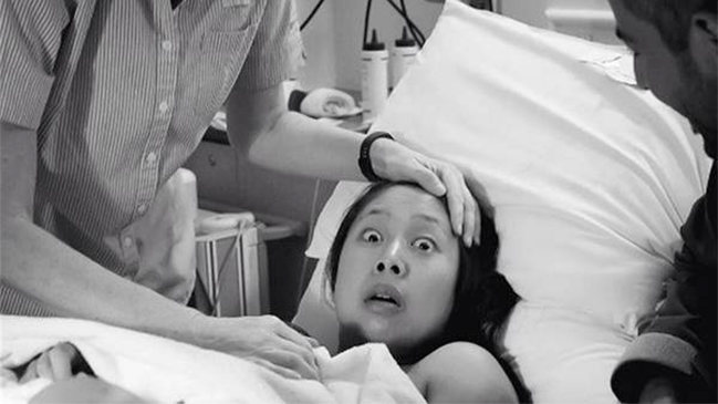 La reacción de esta mujer al recibir una inesperada noticia tras dar a luz se hizo viral