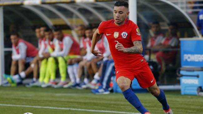 Eugenio Mena se perderá el resto de la Copa América por desgarro en la pierna derecha