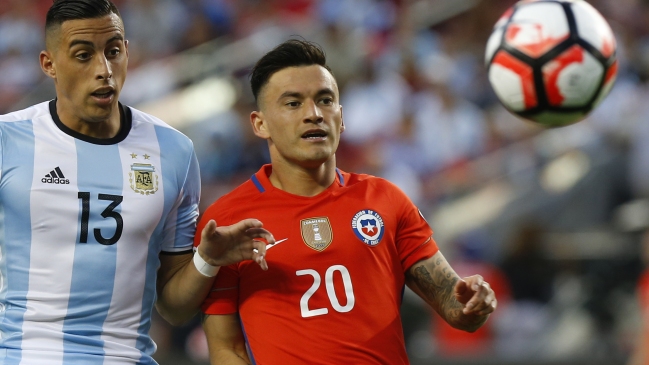 Charles Aránguiz: Me hago responsable por el primer gol de Argentina