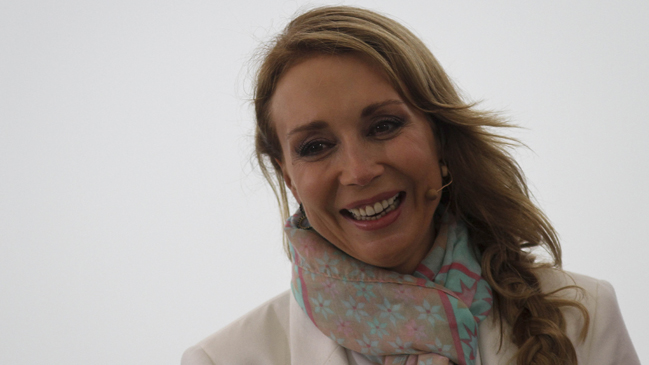 Tras polémica, Karen Doggenweiler deja el 