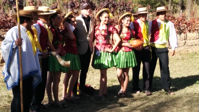 Steven Soderbergh visita viñedos en el sur de Bolivia