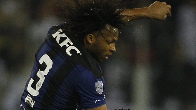 Zaguero ecuatoriano pretendido por Colo Colo se acerca a Atlético Mineiro