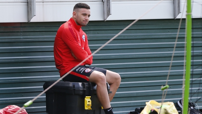 Eugenio Mena fue liberado de la selección chilena por desgarro en pierna derecha