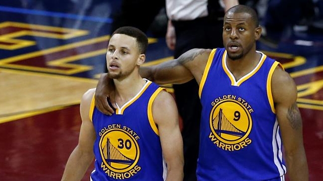 Golden State Warriors choca ante Cleveland Cavaliers con la opción de ser bicampeón de la NBA