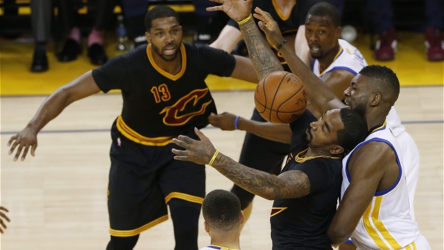 Los Cavaliers ganaron a domicilio y descontaron en la serie final ante los Warriors