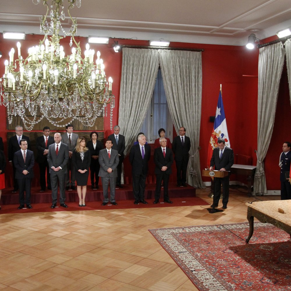 Encuesta Cooperativa: Mayoría cree que es momento de un cambio de gabinete