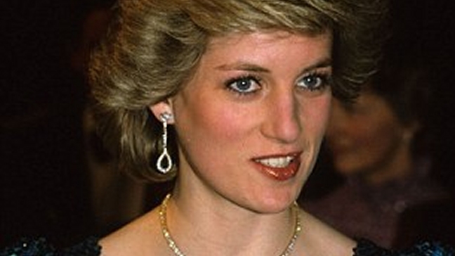 Vestido que lució Diana de Gales alcanzó los 136.000 dólares