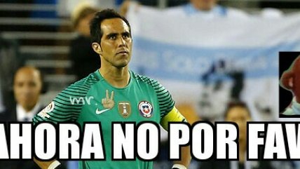 Los memes apuntaron a la actuación de Claudio Bravo ante Panamá