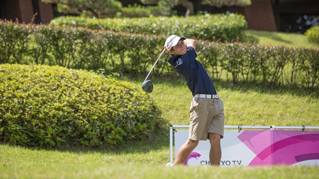 Joaquín Niemann se mantiene entre los 10 mejores del Mundial Juvenil en Japón