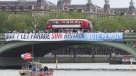 Manifestaciones en contra y a favor de salida del Reino Unido de la UE se encontraron en el Támesis