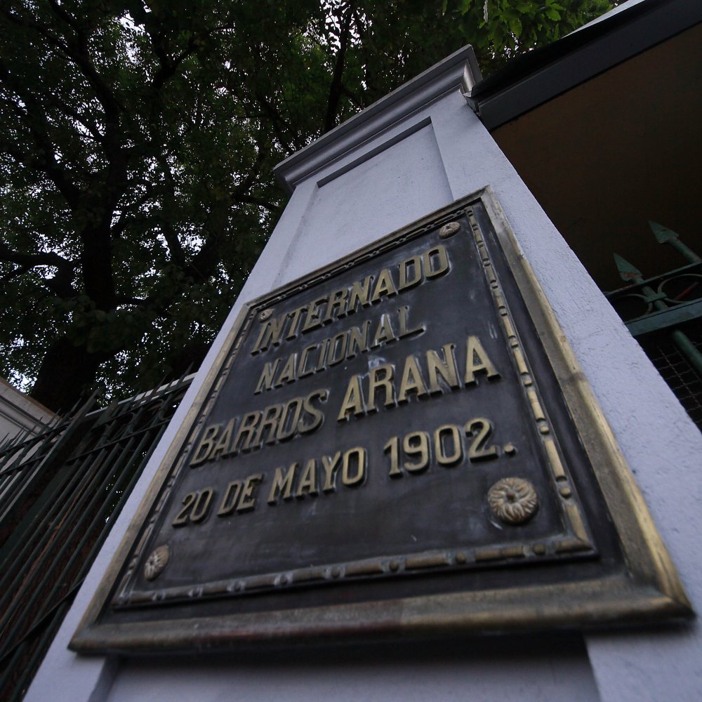 Estudiantes del INBA: Vamos a arreglar el establecimiento sin apoyo de las autoridades