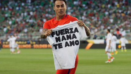 La dedicatoria de Eduardo Vargas a su mamá en la celebración de sus goles ante México