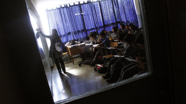 Profesores trabajan 11 horas semanales no remuneradas, según estudio