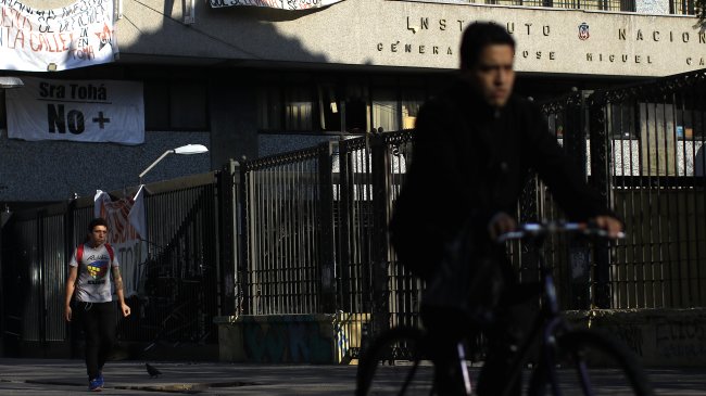 Mineduc estudia alargar el año escolar a raíz de los paros y tomas de colegios