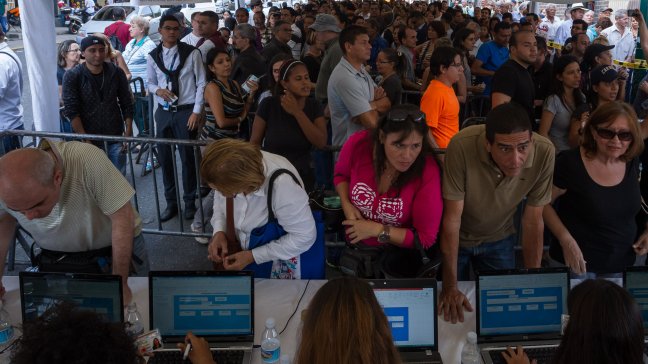 Oposición venezolana asegura que superó firmas requeridas para revocatorio