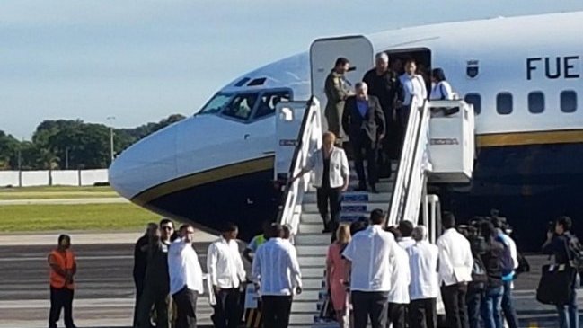 Presidenta Bachelet llegó a Cuba para ceremonia de histórico acuerdo colombiano