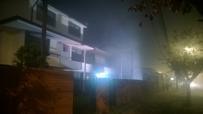 Artefacto incendiario fue lanzado al interior de edificio de Corparaucanía en Temuco
