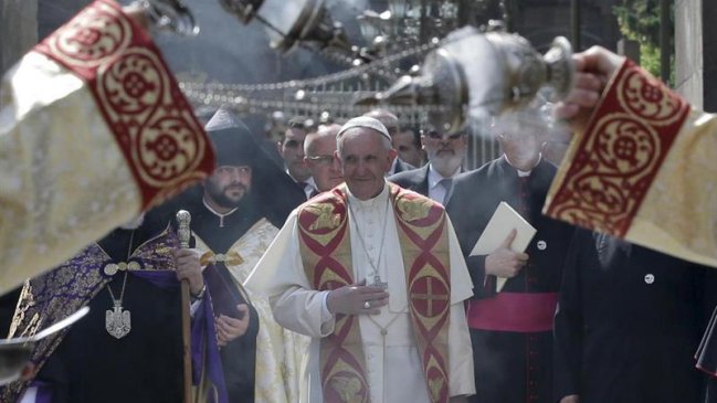 En Armenia, el papa vuelve a denunciar el 