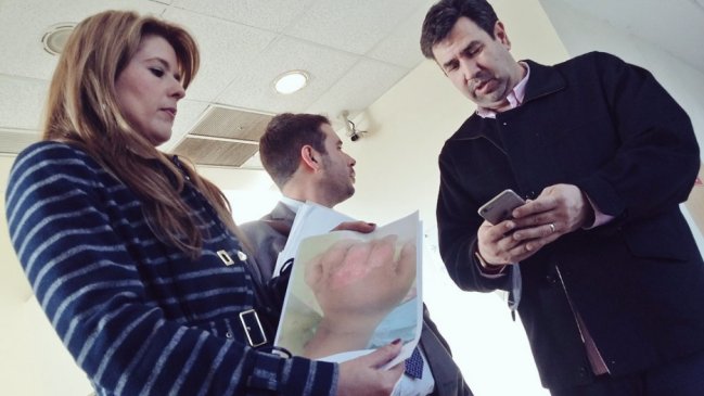 Tribunal dejó con arraigo nacional a mujer que quemó a una menor con una plancha