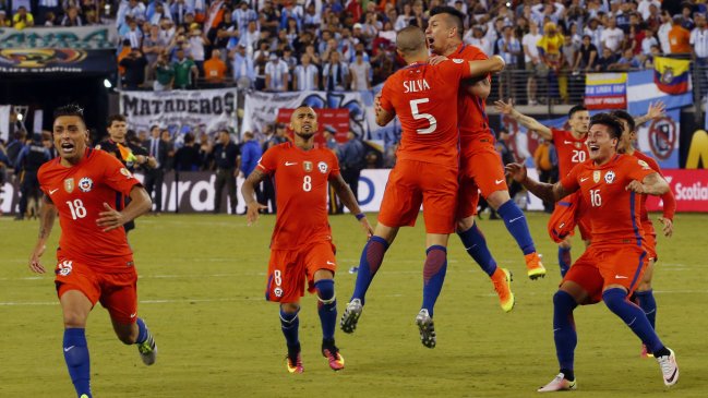 Así reaccionaron personajes del deporte y famosos tras el título de Chile