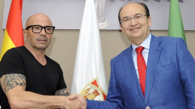 Jorge Sampaoli firmó por dos años con Sevilla FC