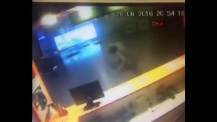   Los momentos de terror en el aeropuerto de Estambul 