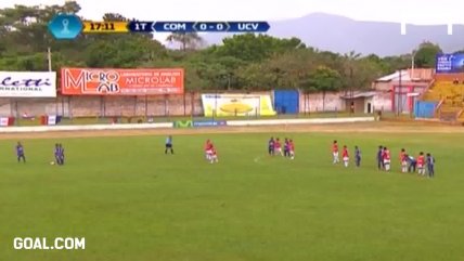   El asombroso gol de tiro libre marcado en la liga peruana 