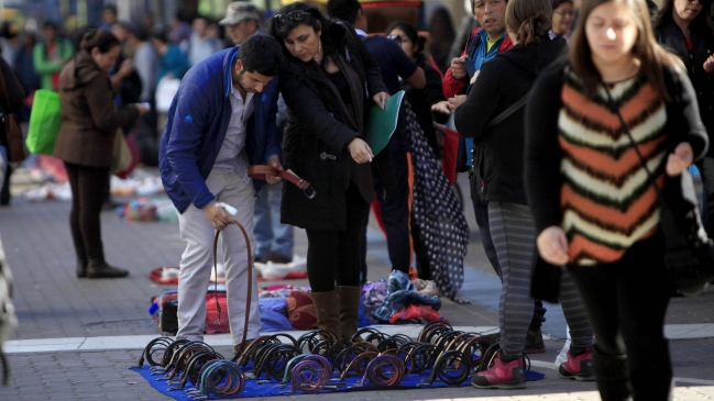 Concepción comenzará este viernes a cursar multas por comprar en el comercio ilegal