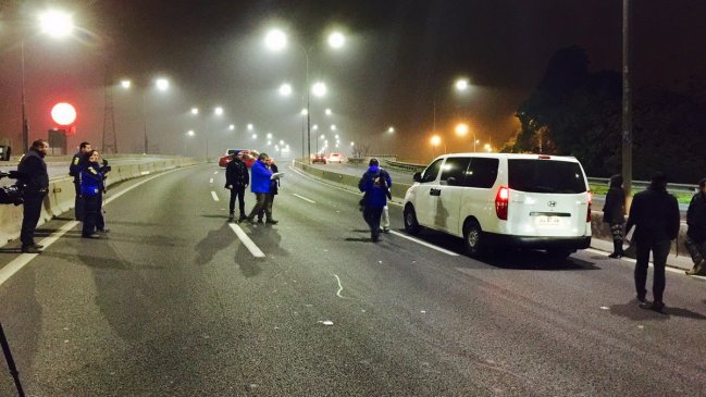Autopista Central permanece cortada por reconstitución de escena