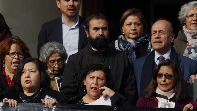 Agrupaciones emplazan al Gobierno a terminar con beneficios para violadores de DDHH