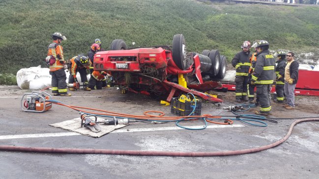 Joven conductor falleció luego de que su camión volcara en ruta de San Antonio