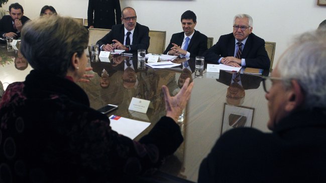 La Moneda citó a reunión de emergencia este domingo por reforma a educación superior