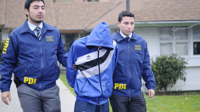 Detienen a menor de 16 años por presunta participación en robo de casa en Chicureo