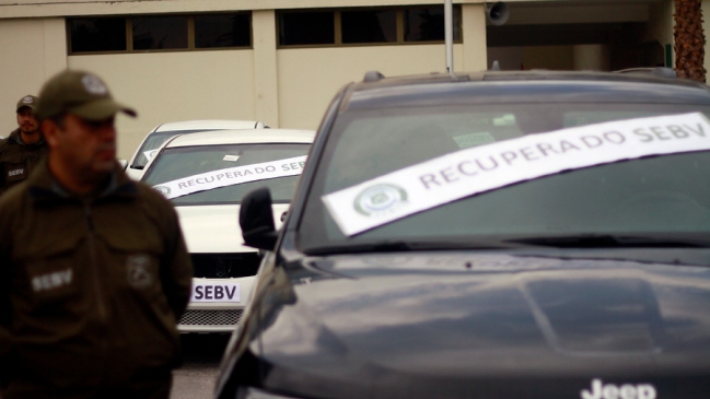 Carabineros detuvo a banda de menores de edad que robaba autos